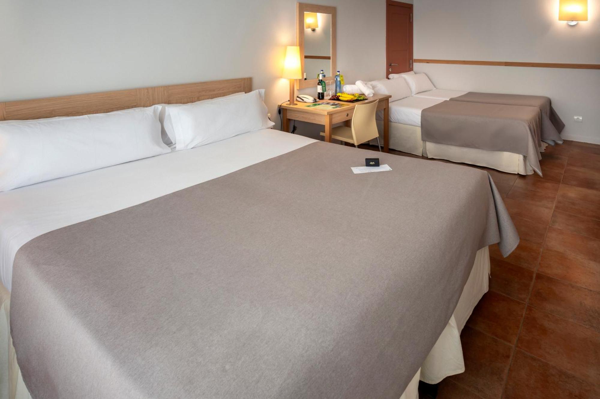 Hotel & Resort Vilar Rural D'Arnes By Serhs Hotels Sant Carlos de la Ràpita Oda fotoğraf