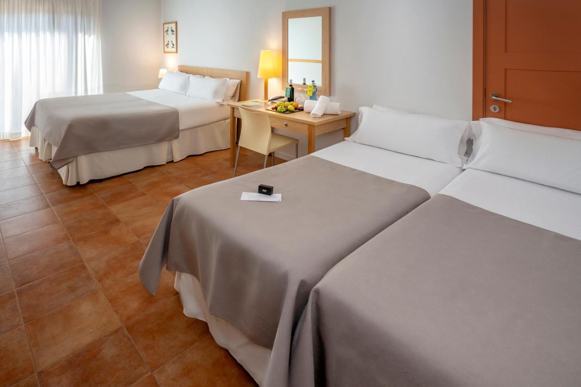 Hotel & Resort Vilar Rural D'Arnes By Serhs Hotels Sant Carlos de la Ràpita Oda fotoğraf